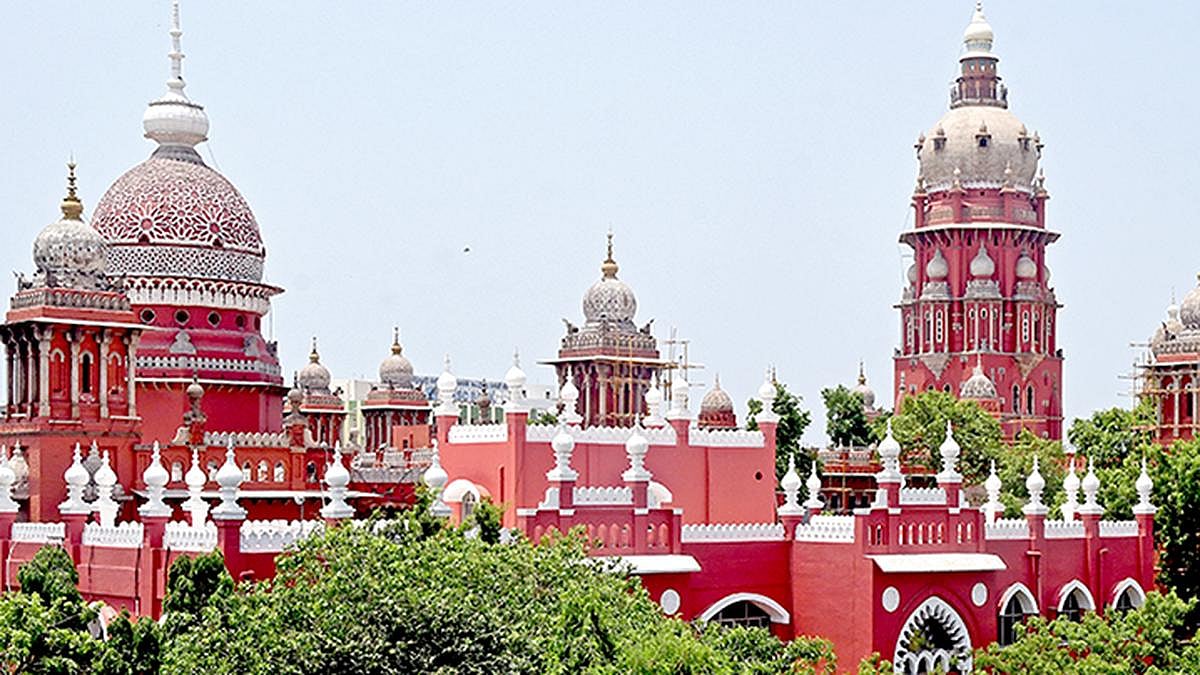Tender irregularity case: High Court grants time to file case against 2 IAS officers