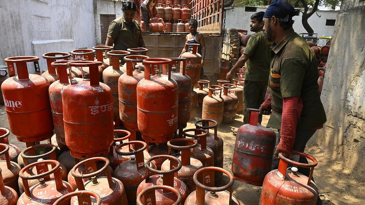Biometric Aadhaar verification is mandatory by Oct. 1 to receive subsidized LPG cylinders