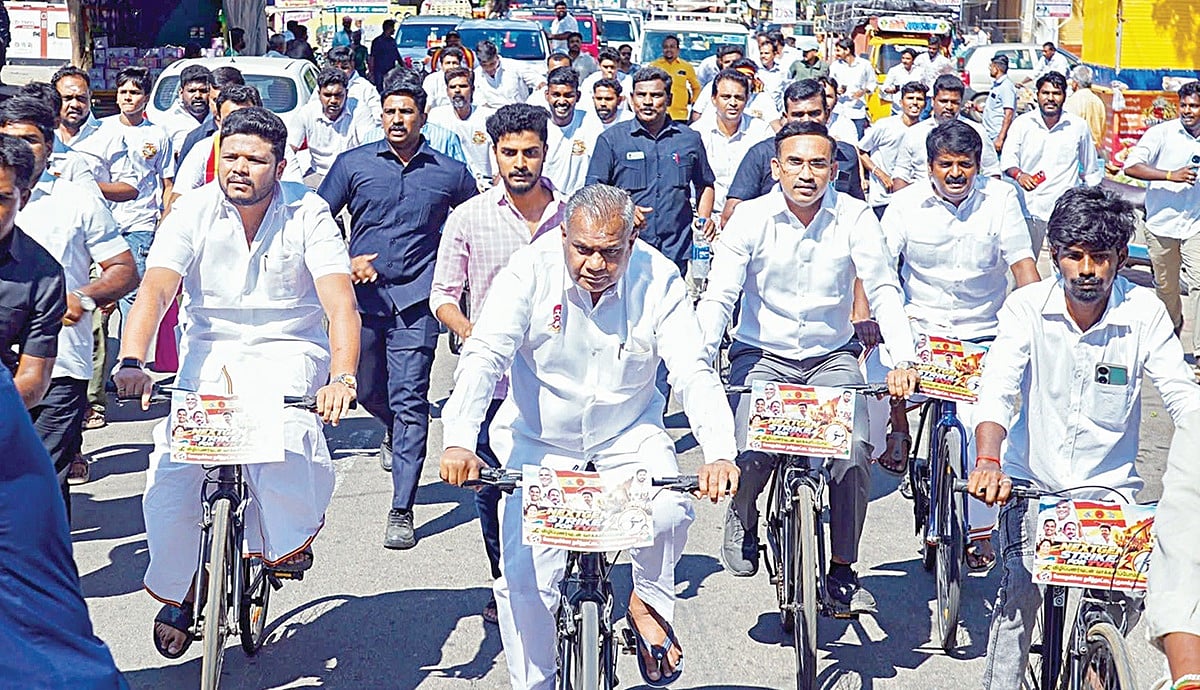 TVK awareness campaign on behalf of ‘Let’s create a drug-free Tamil Nadu’: bicycle rally from Dharapuram to Madurantakam