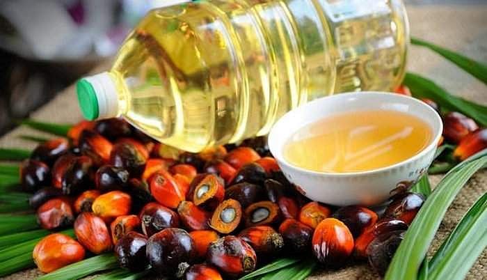 Rupee value decline ripple effect: palm oil imports fall!