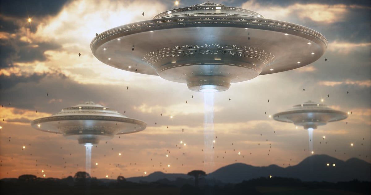 Iran: Mysterious light that caused tension; was it an alien UFO spacecraft flying in the sky? What is the truth..?