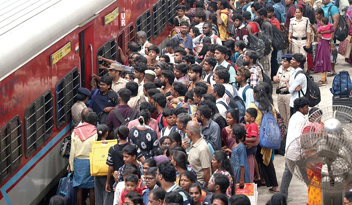 Ayudha Pooja and Vijayadashami festivities are in full swing: Over 1 million people travel to their hometowns