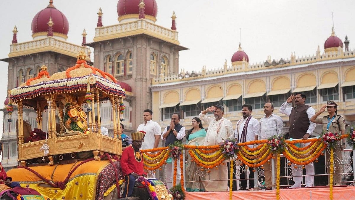 Mysuru Dasara Puja: Controversy as a police officer stopped ministers from the Scheduled Castes and Scheduled Tribes community