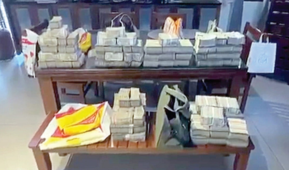 Case of Rs. 5 crore changing hands in Thanjavur: bundles of cash at police inspector’s house