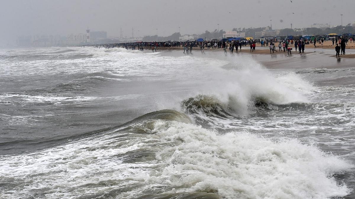 The deep depression will intensify into a cyclone tomorrow: very heavy rain likely in 3 districts including Sivaganga