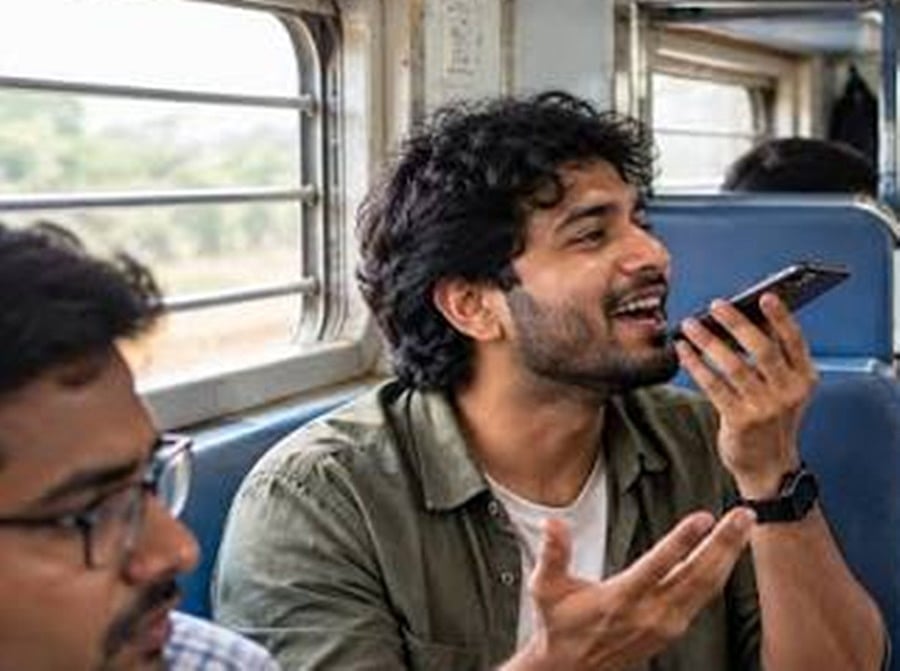 Cell phone on the speaker in the train? Fine and jail are certain!