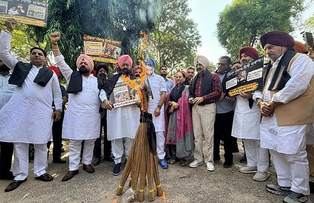 Aam Aadmi and Congress MLAs clash in the Punjab Assembly!