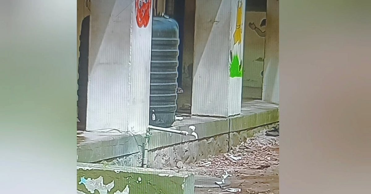 Feces mixed into the drinking water tank at Palani government school; parents file complaint demanding the teacher be suspended!