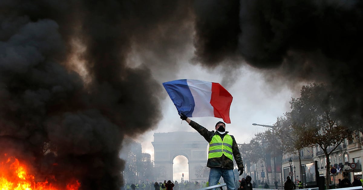 France Protests: Flames in the streets – 9 countries in turmoil… Europe is in uproar!